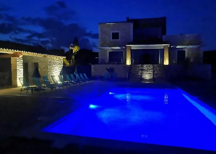 Mas Piralet Ardeche En Pierre Piscine 6*12 Pool House Equipe * Le Garn